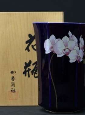 日本回流香兰社花瓶，全新正品带原盒，喜欢的朋友不要错过