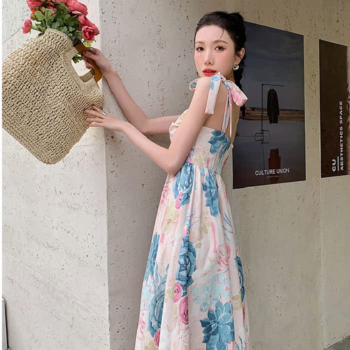 Spring and summer 2021 French style fashion oil painting sense of fragmentary flowers waist length suspender dress