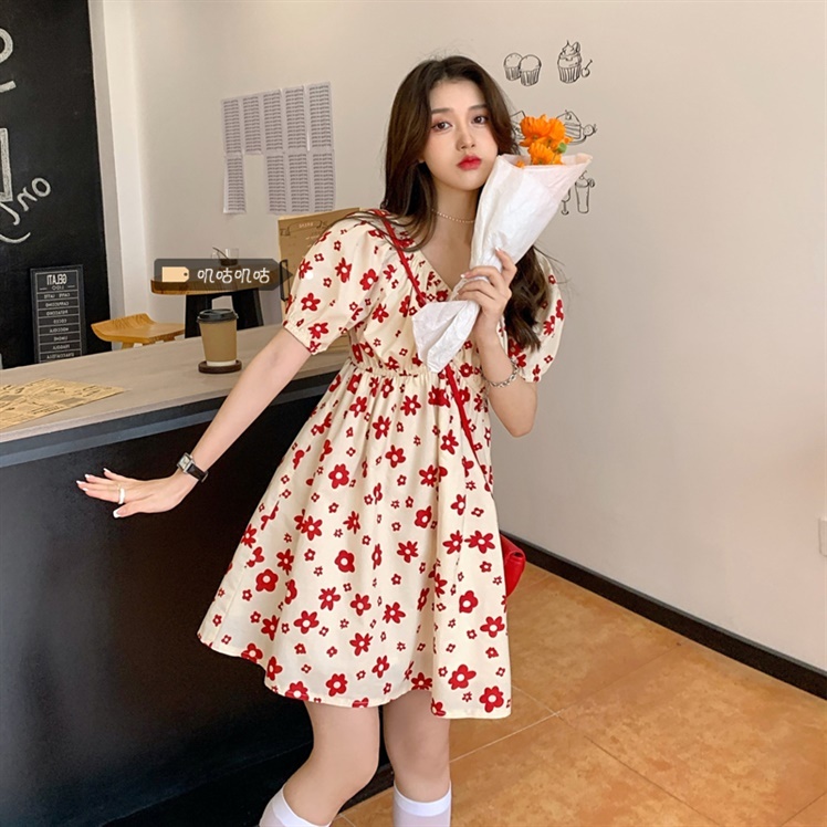 Skirt women's summer 2021 new sweet French floral waist slim V-neck sweet spicy Street fried Short Sleeve Dress
