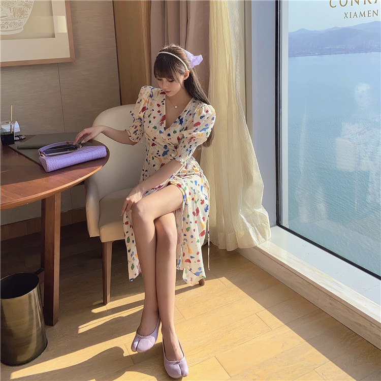 Official picture ᦇ ice silk ᦇ French retro V-neck dress 2020 new summer waist air bubble sleeve skirt