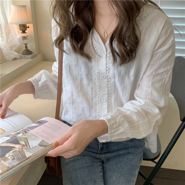 Bubble sleeve lace shirt women's spring 2020 new Korean loose sweet temperament student white shirt long sleeve fashion
