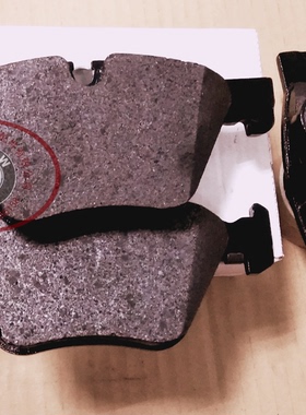 宝马x3x45系F10f18E60前片520i523i525Li530Li525i535前刹车片