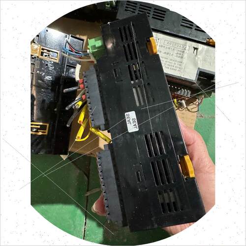 议价二手OMRON欧姆龙控制器安全I/O端子DST1-ID12S全新拍前请