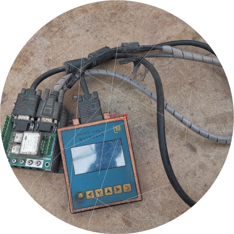 议价显示器  LASER FOCUS  TRACKING  拆机的实物图