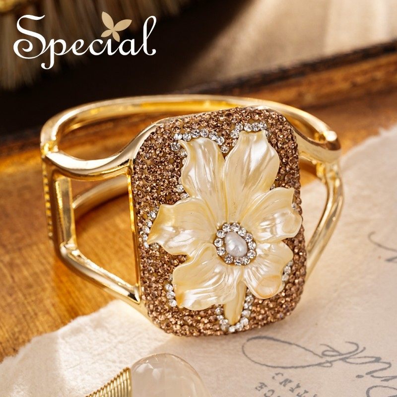 SPECIAL欧美轻奢淡水珍珠手镯女时尚个性设计花朵手环2026年新款