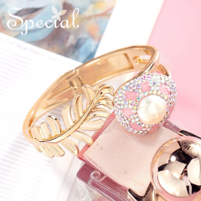 SPECIAL淡水珍珠粉水晶手镯轻奢气质时尚手工海洋风小众2026礼物