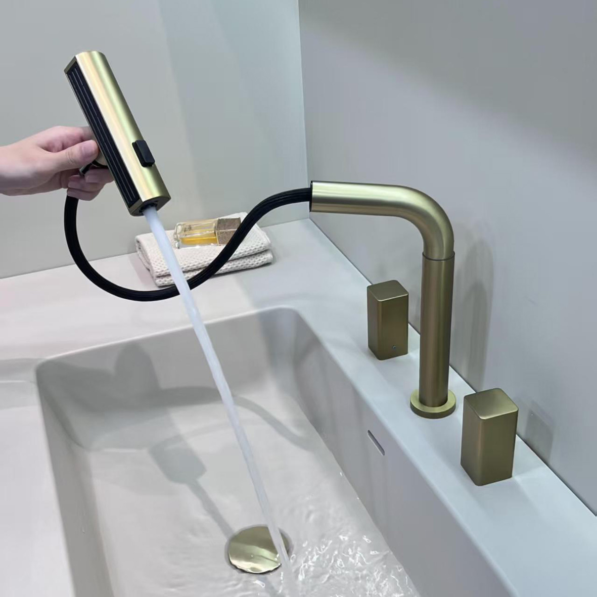 升降可抽拉铜面盆龙头