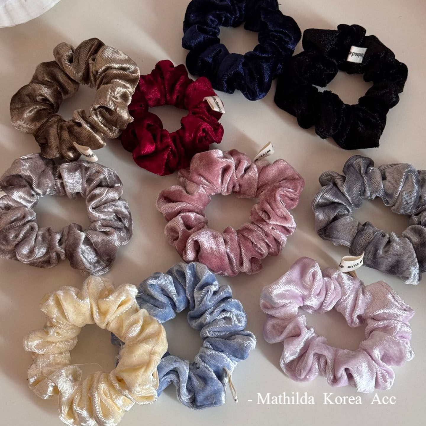 丝绒丝光小肠发圈高级感小号大肠圈盘发丸子头皮筋高弹力头绳头饰,饰品/流行首饰/时尚饰品新,发饰,淘宝优惠券,粉丝福利购,淘宝优惠卷