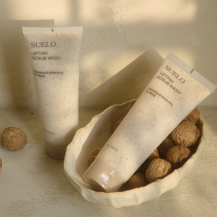 磨砂沐浴露 Suelo身体紧至磨砂膏香氛沐浴露奶香温和去角质250ml