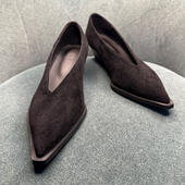 子2025年新款 套脚女巫鞋 尖头v口单鞋 欧美女鞋 女时尚 奶奶鞋 阿婆鞋