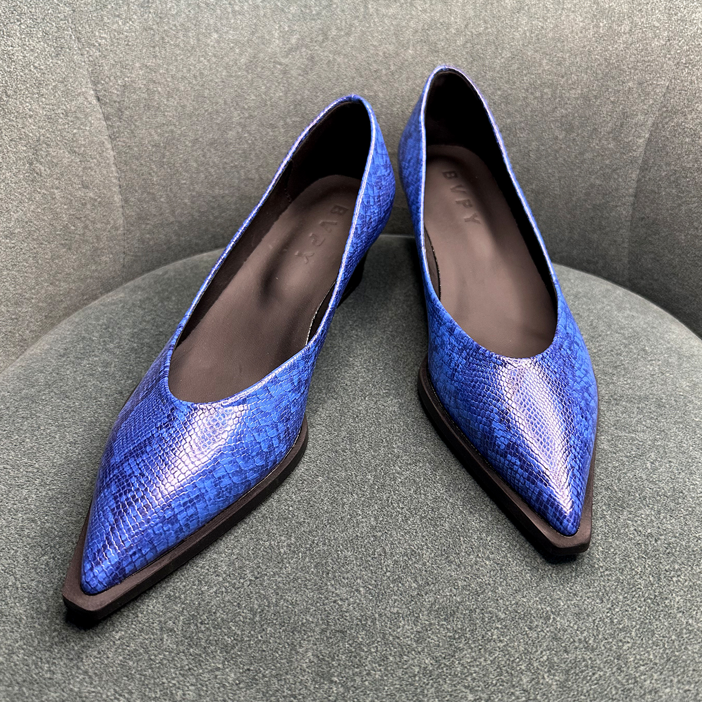 欧美复古2026年新款尖头浅口女鞋