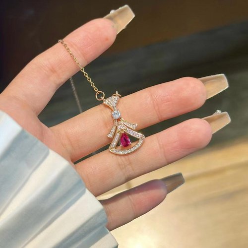 水滴红宝小扇子项链女轻奢小众设计高级感裙子吊坠钛钢扇形气质吊