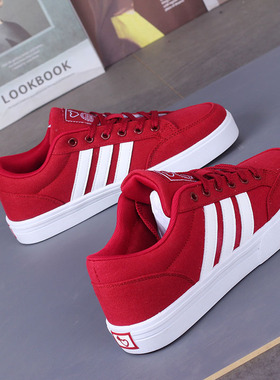 休闲板鞋小白鞋男2025春季透气红色布面鞋子复古三道杠软底运动鞋