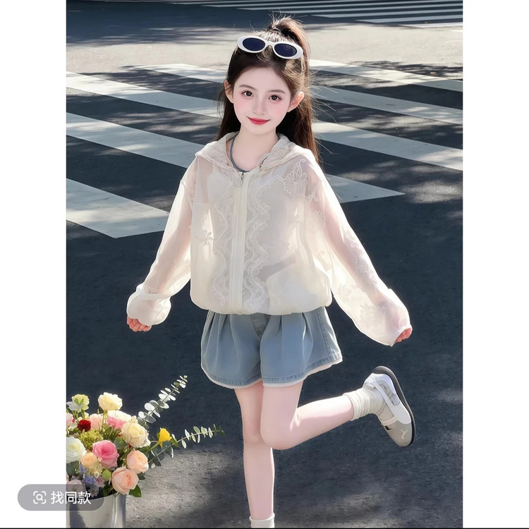 女童夏季蕾丝防晒衣套装轻薄宽松连帽拉链外套牛仔短裤两件套薄款图片