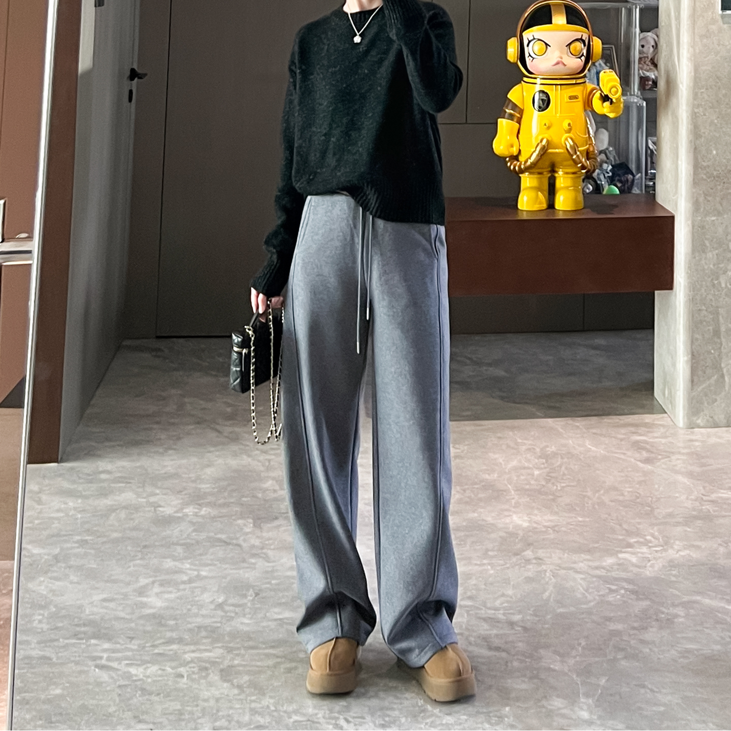 加绒加厚松紧抽绳设计利落休闲裤