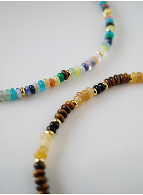 亮色搭配点缀活力个性串珠项链