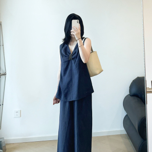 子 简约松弛慵懒高级个性 设计感 清爽透气亚麻蕾丝搭配V领上衣 裤