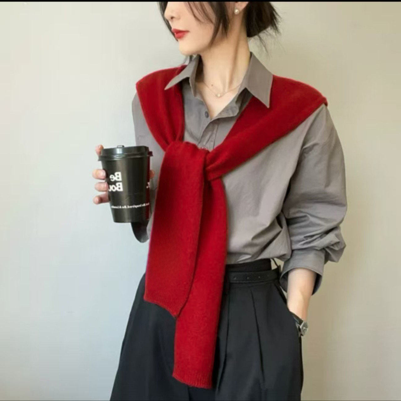 春秋薄款纯安哥拉红披肩外搭女2025新款酒红安可拉红百搭坎肩上衣