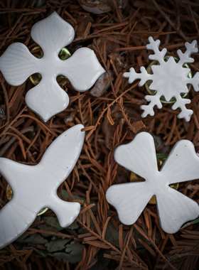 景德镇陶瓷胸针创意简约饰品创意首饰白色信鸽情侣白鸽胸针配饰