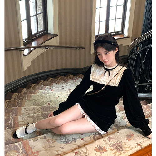 复古蕾丝丝绒短裙套装