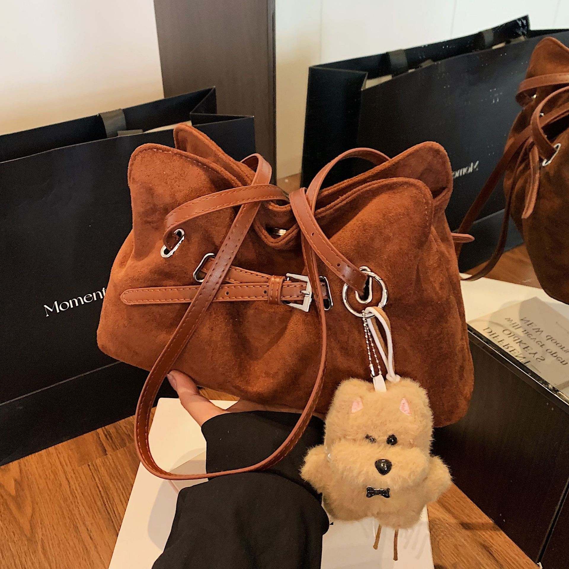 松弛感复古麂皮绒包女2025