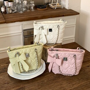 小众绣线包包女款2026新款夏季时尚百搭流行链条单肩包斜挎水桶包