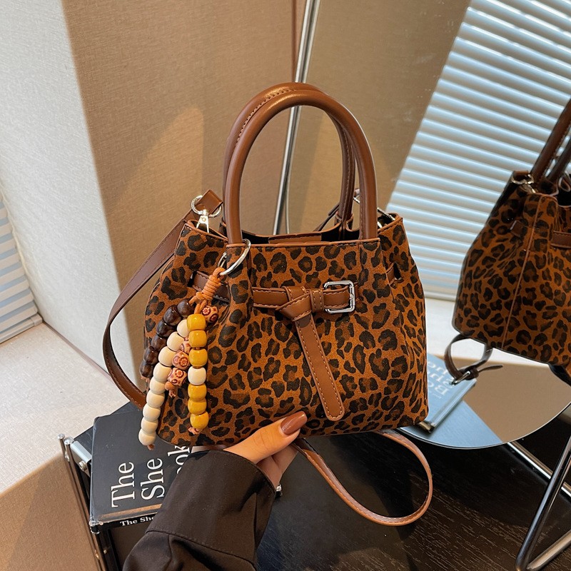 复古豹纹水桶包女手提斜挎