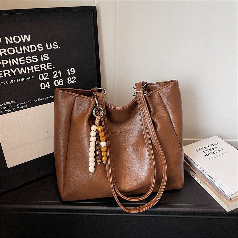 休闲大容量时尚通勤女式新款2025高级感气质秋冬复古单肩包