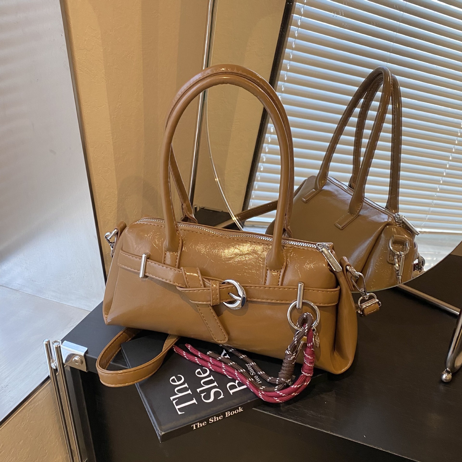 手拎枕头小包女2025新款时