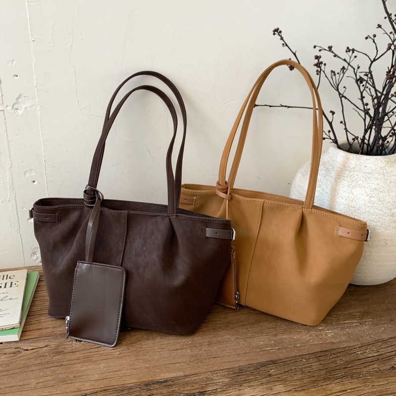 大容量时尚褶皱通勤包女20