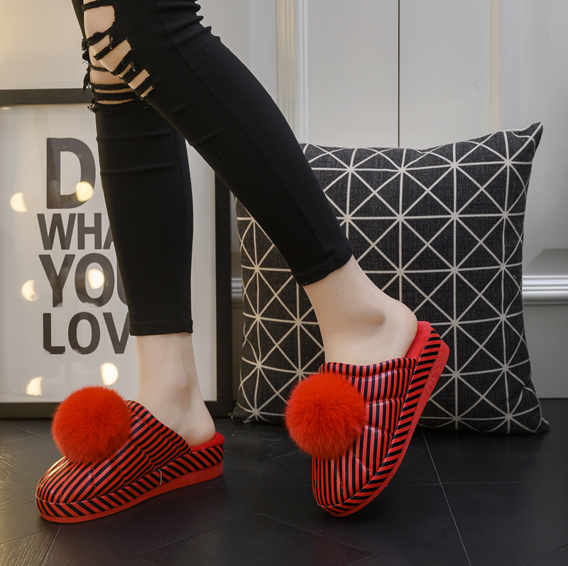 新款秋冬季居家毛球棉拖鞋女坡跟室内毛绒皮防水厚底防滑保暖外穿