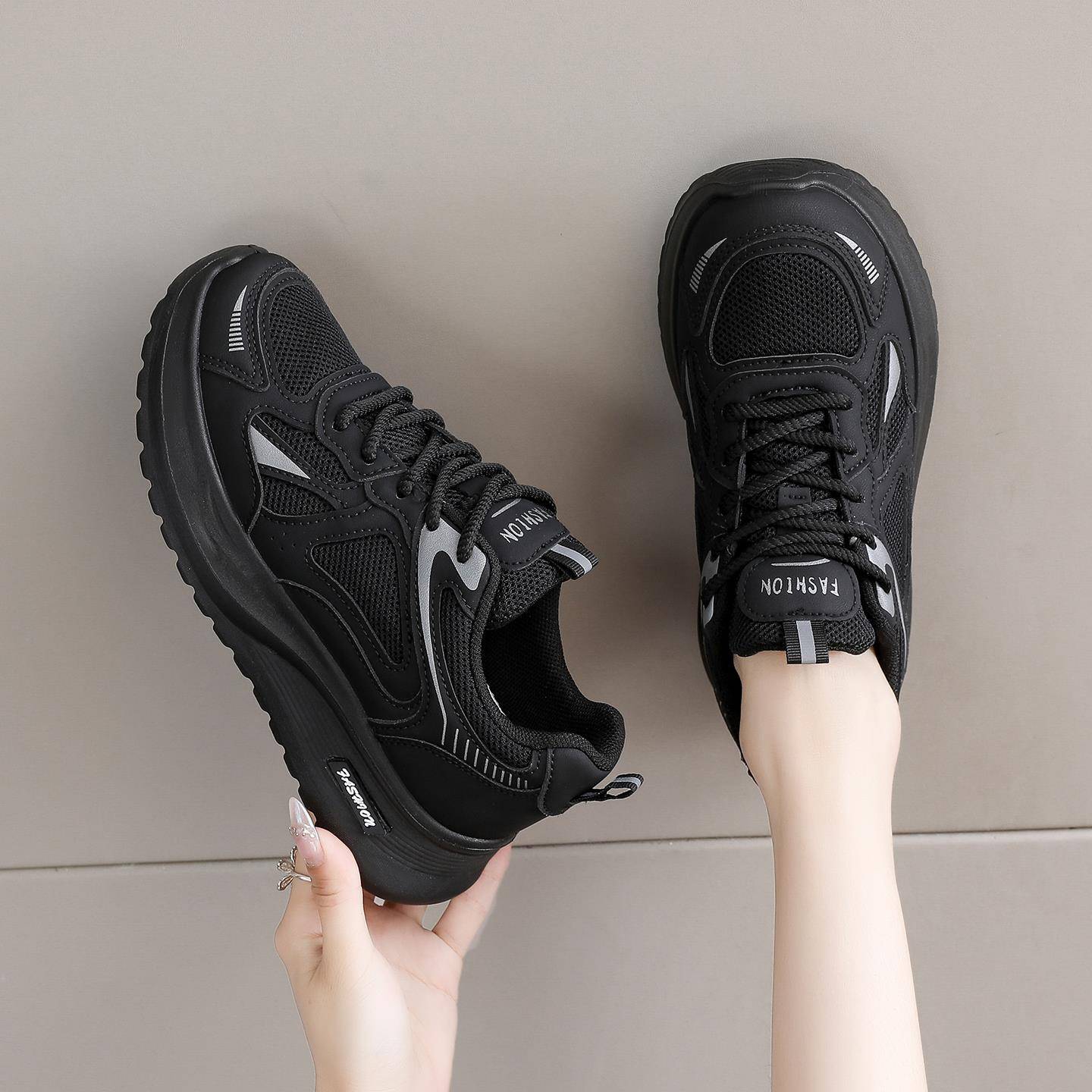 黑色鞋子女款2025新款秋季透气网面运动鞋轻便软底工作百搭不累脚