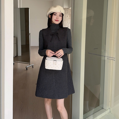 两件套尼料蝴蝶结连衣裙直筒裙