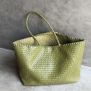 橄榄绿皮编织托特包2026新款通勤腋下单肩大包菜篮子纯手工编织包
