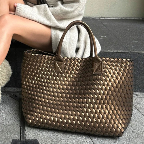 古铜色编织托特包2025新款女包通勤辣妹手提单肩包复古手工编织包