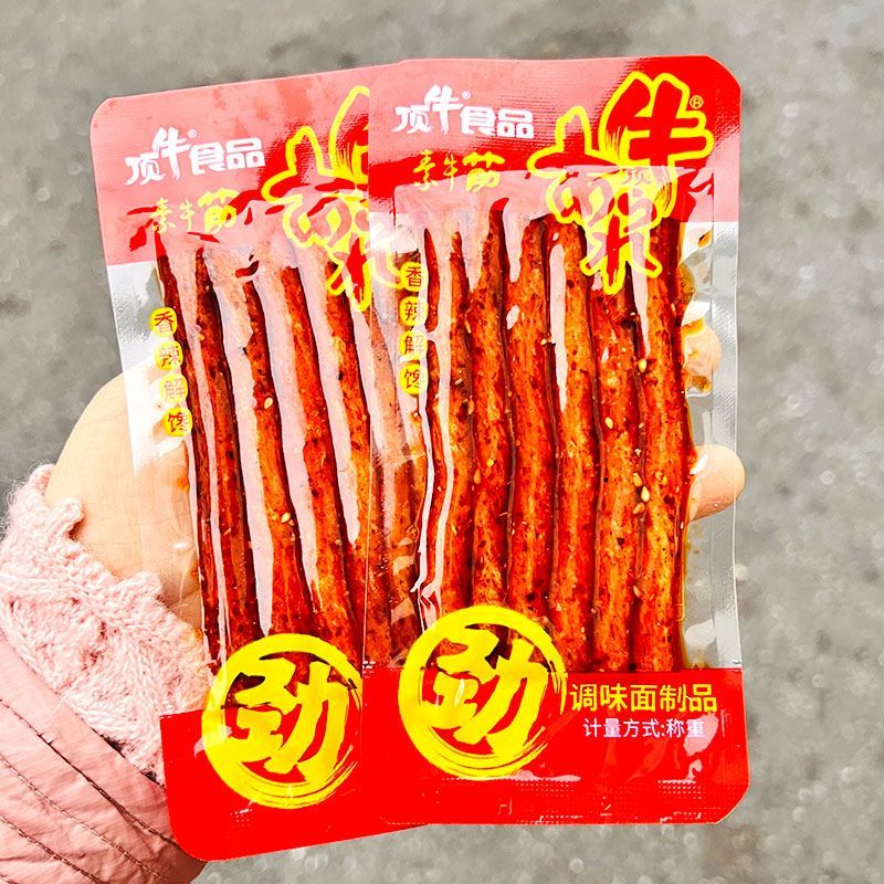 顶牛食品素牛筋辣条怀旧麻辣面筋小吃学生怀旧网红辣条同款零食
