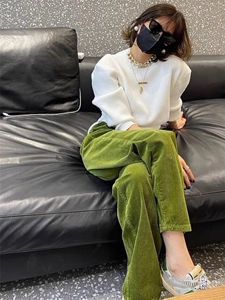 2023早秋装搭配一整套穿搭俏皮活泼减龄韩剧小香休闲职业两件套装
