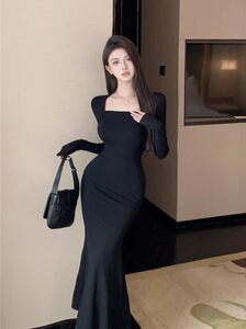 御姐风灰色方领长袖连衣裙女秋冬季内搭打底裙子小妈包臀鱼尾长裙
