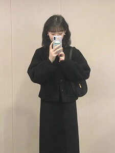 深冬装搭配一整套小香风今年流行漂亮黑色毛呢连衣裙子两件套装女