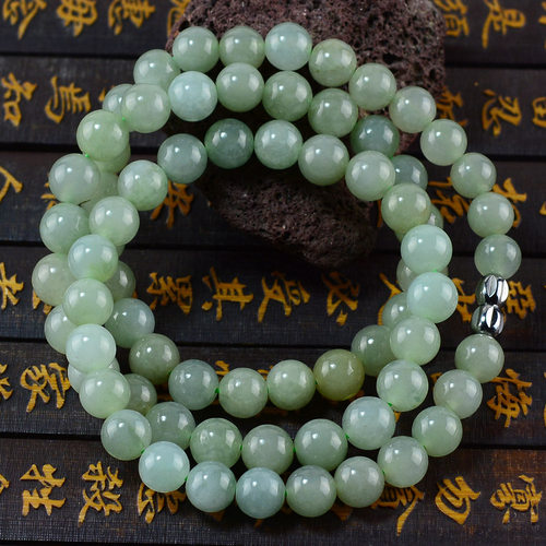 工厂直销，批发价销售，直接面对客户，省去中间环节，让翡翠不再暴利。全场天然a货翡翠，支持复检，假一赔十！ 7天无条件退换货，让您购物没有后顾之忧！
