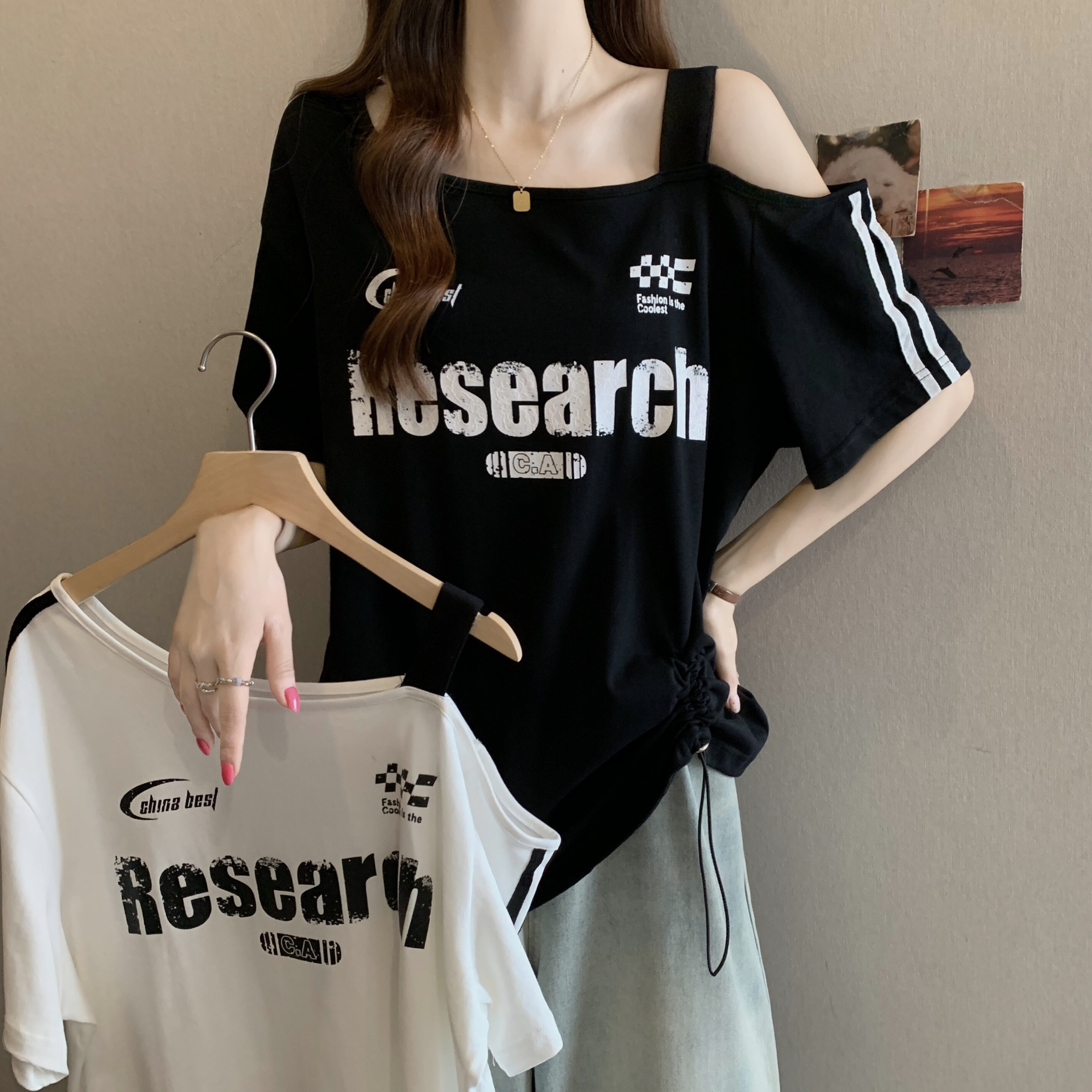 大码女装韩版露肩字母设计感休闲T恤胖妹妹宽松遮肚百搭上衣