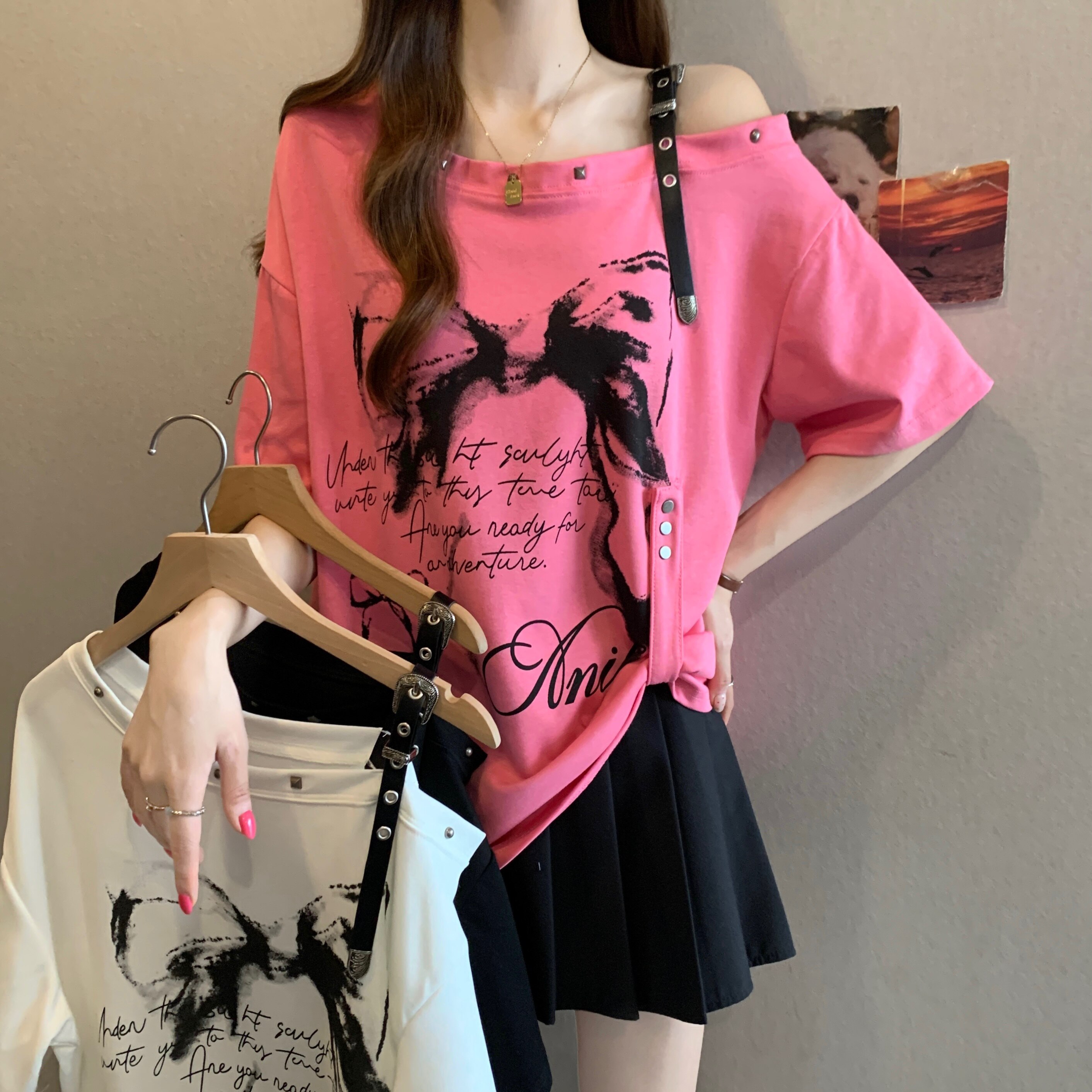 大码女装韩版辣妹露肩正肩蝴蝶结T恤胖妹妹宽松印花小众短袖