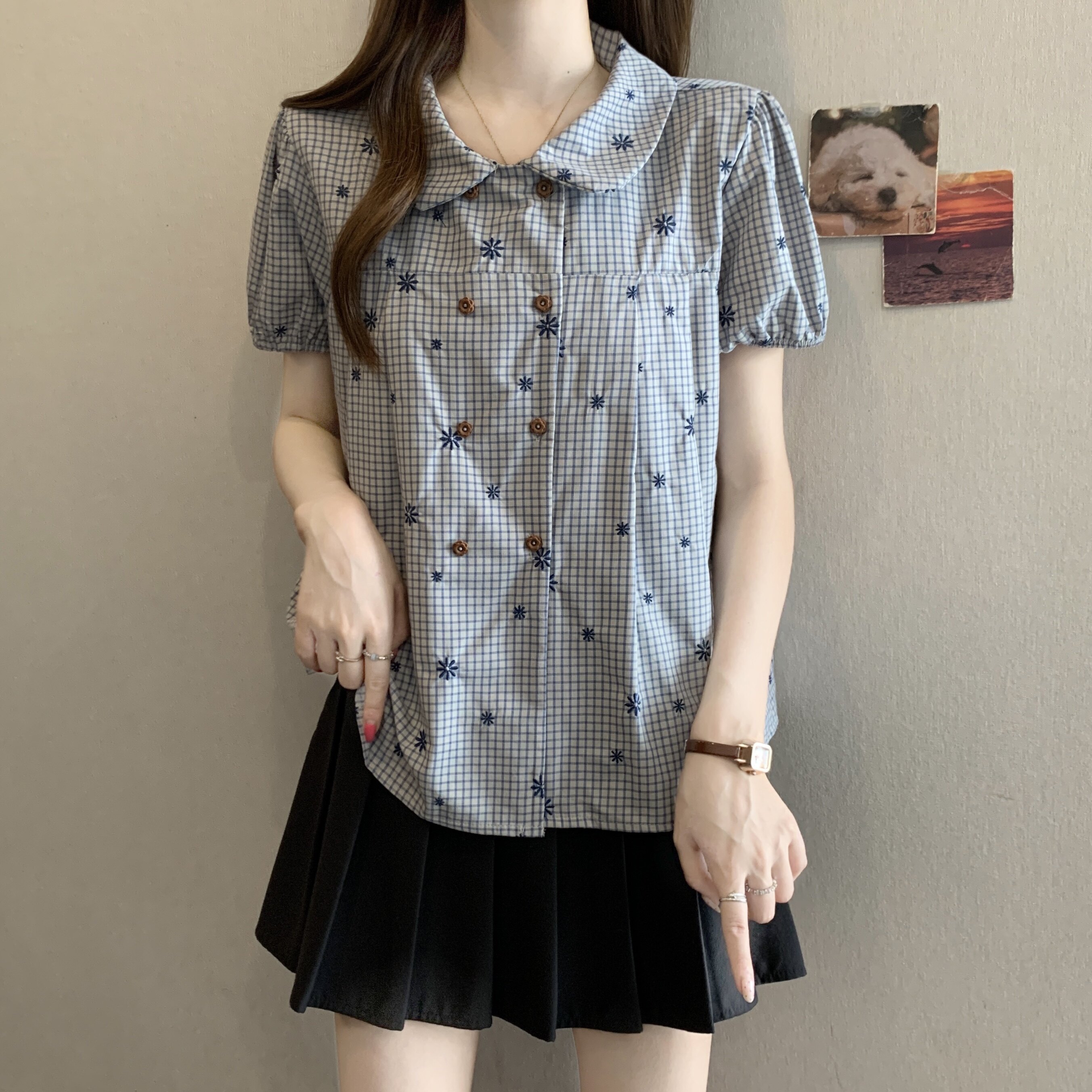 ~大码胖MM2026新款蓝色格子娃娃领衬衫女绣花双排扣甜美上衣