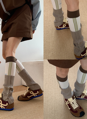 漫步在雪花下2025冬季甄选贵族灰极简线条设计Yiss针织纽扣袜套DF