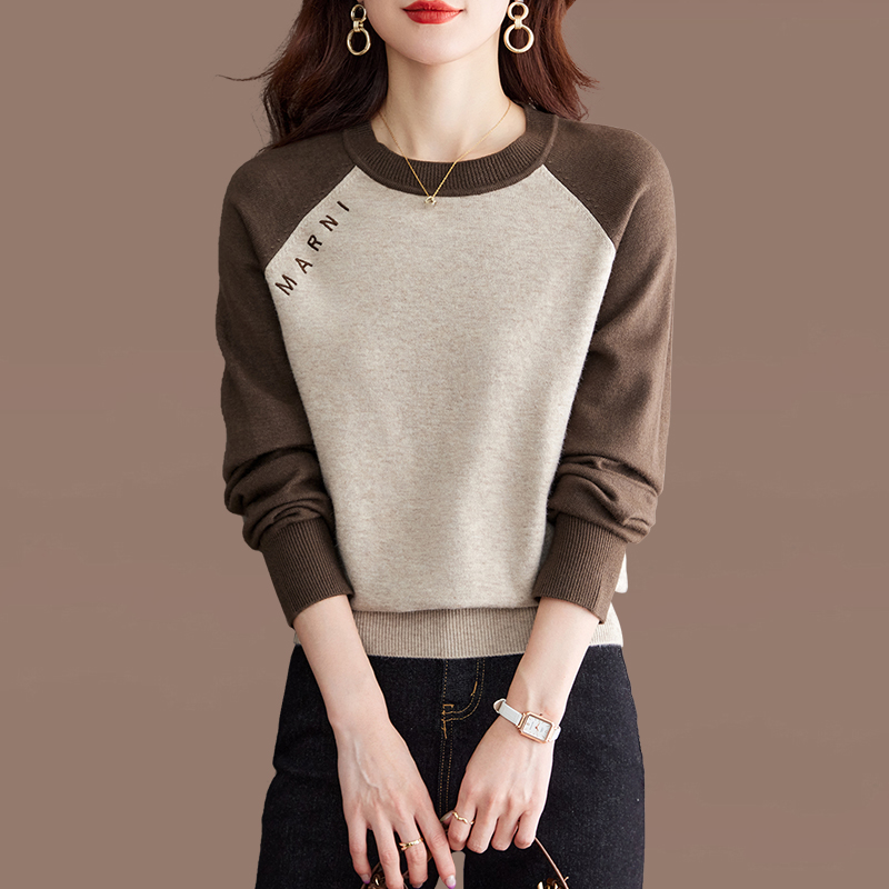 圆领针织上衣女秋冬拼色毛衣