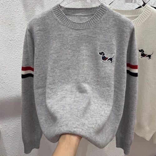 拼色圆领刺绣毛衣女冬时尚