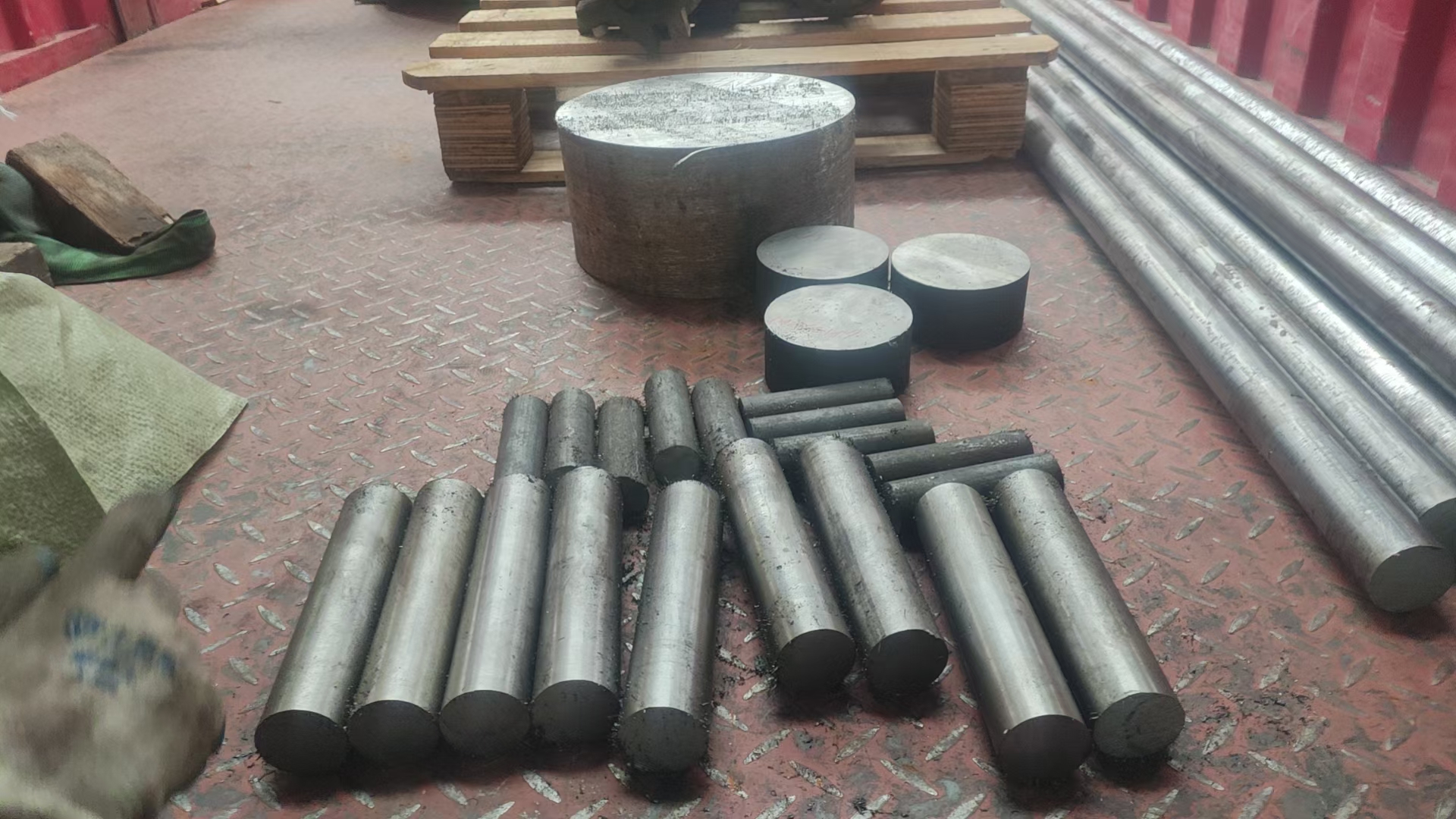 Cr8 Cr12 Cr12MoV SKD11 Cr12Mo1V1 DC53 LD A2 Cr5Mo1V A8 O1 O2