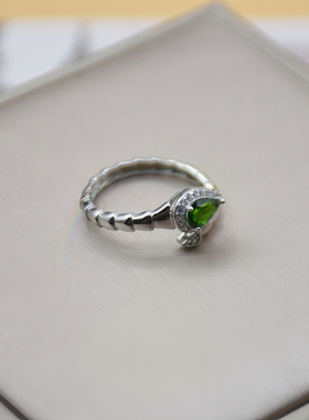 Rwbuy祖母绿锆石小蛇戒指