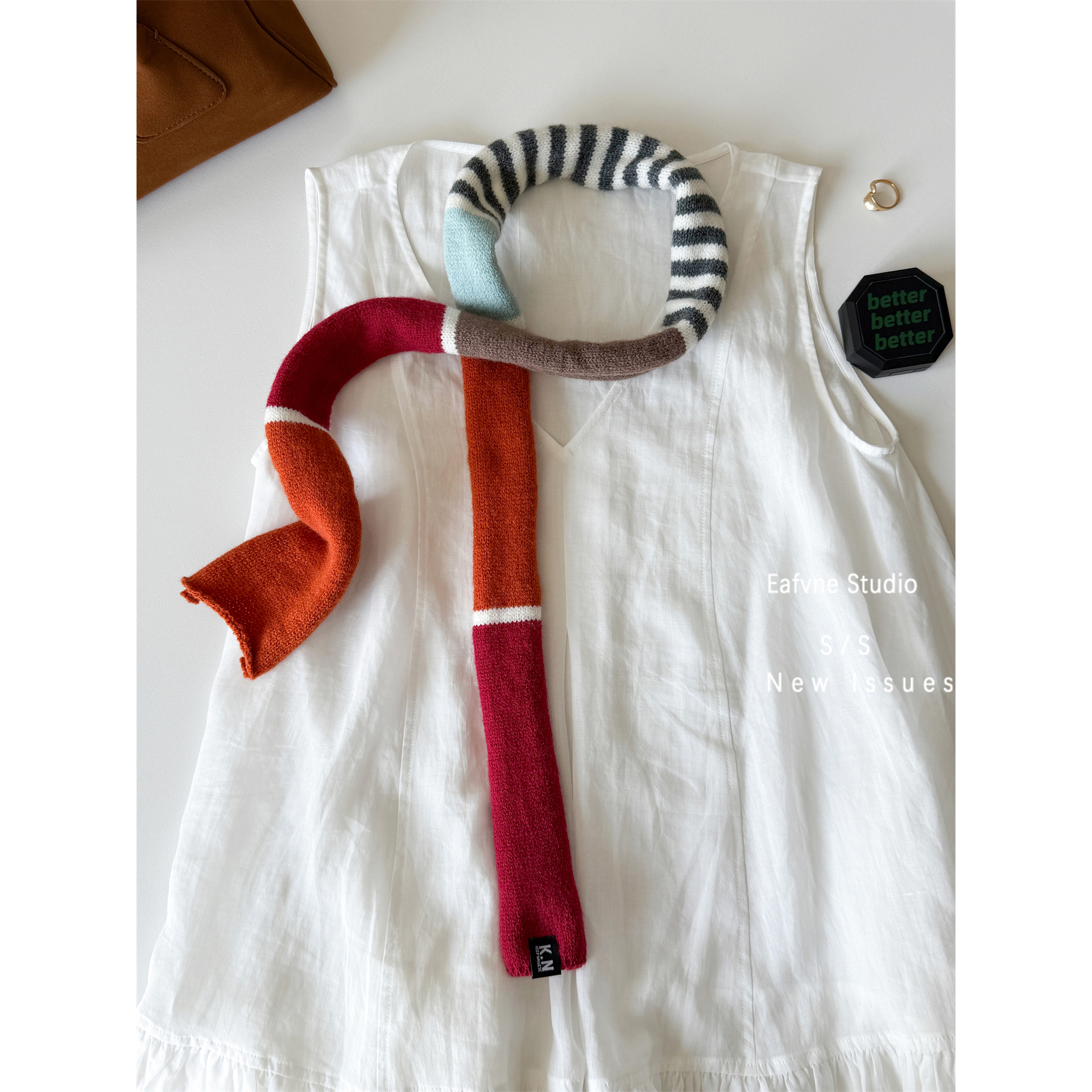 秋冬新品缤纷腊肠围巾时髦街头风条纹拼色细长女护颈围脖领巾造型 秋冬新品缤纷腊肠围巾时髦街头风条纹拼色细长女护颈围脖领巾造型