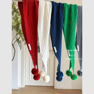 高级感100%羊毛羊绒毛球红色简约三角巾围脖纯色百搭披肩装饰围巾